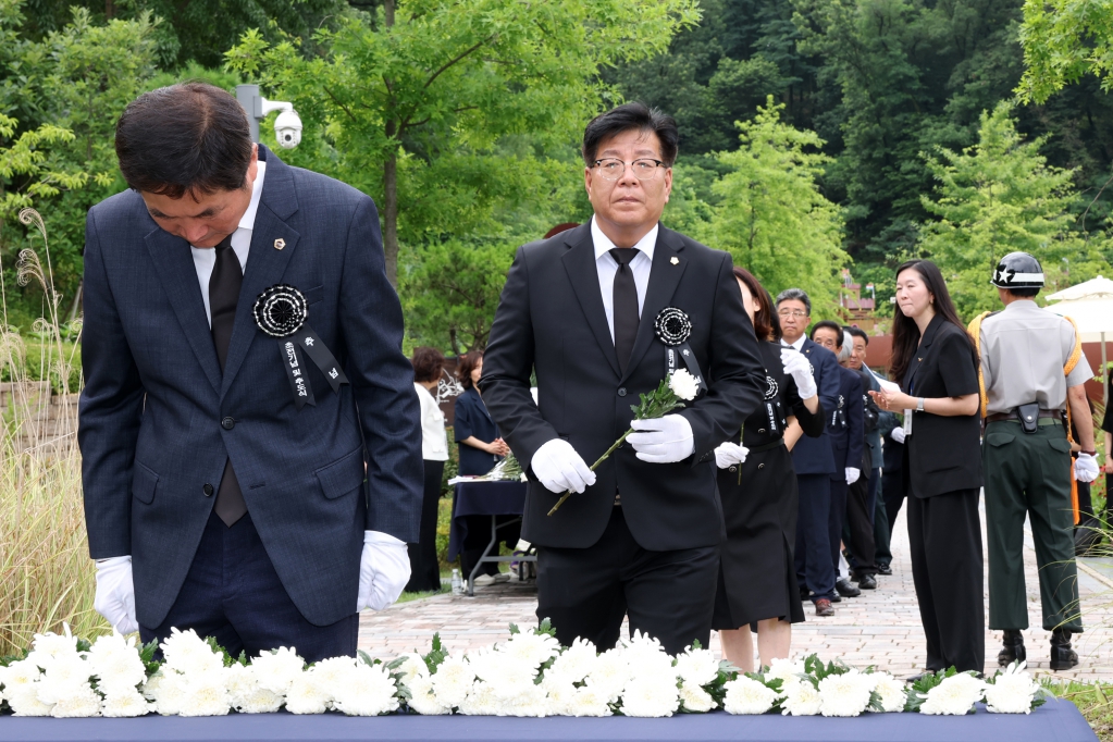 UN군초전기념및스미스부대전몰장병추도식_(1).JPG 이미지