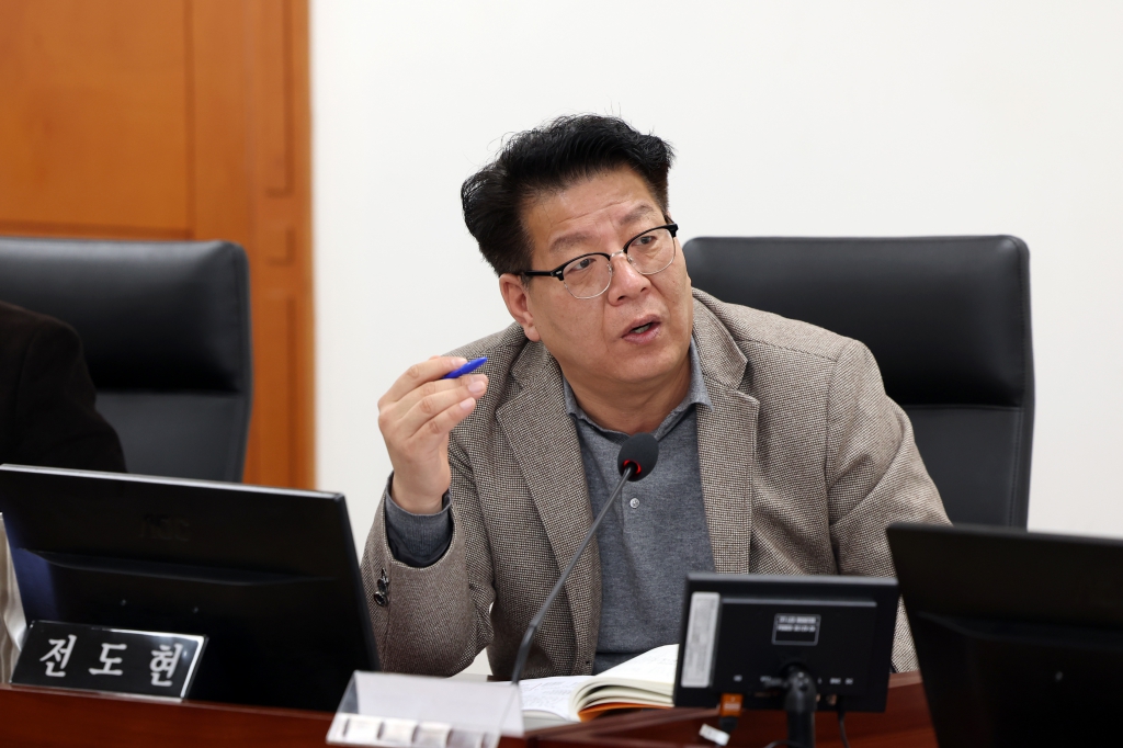 제290회임시회조례심사특별위원회_(3).JPG 이미지