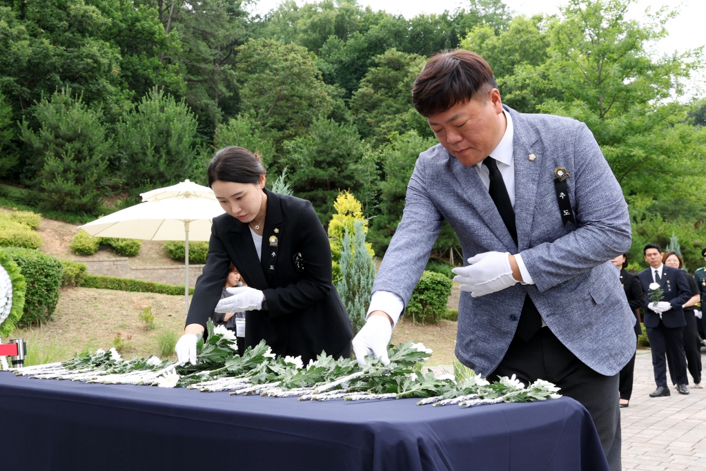 제76주년_유엔군초전기념_및_미_스미스부대_전물장병_추도식_(3).JPG 이미지