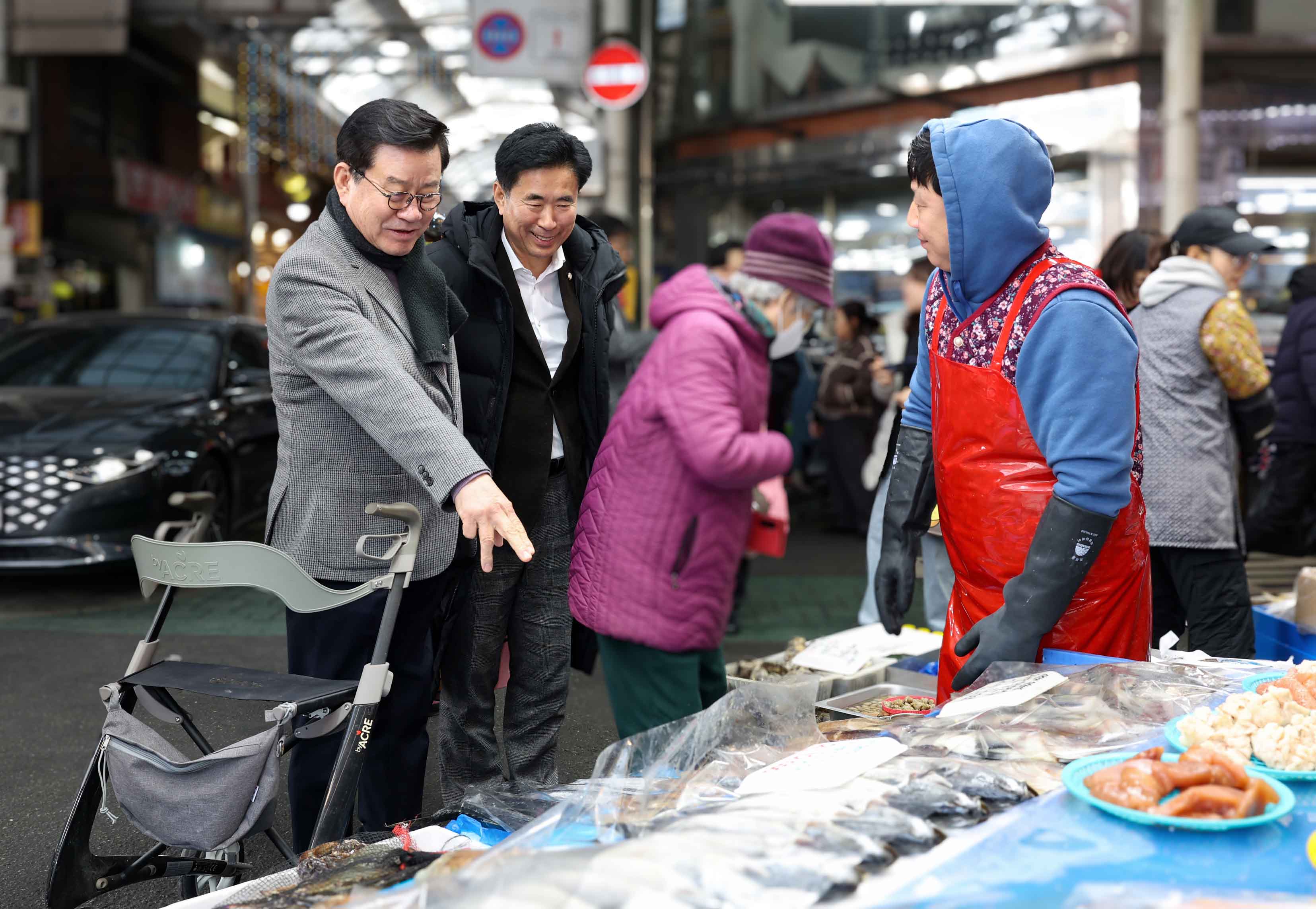 오산시의회, 설 명절 앞두고 전통시장 찾아 민생·지역경제 점검