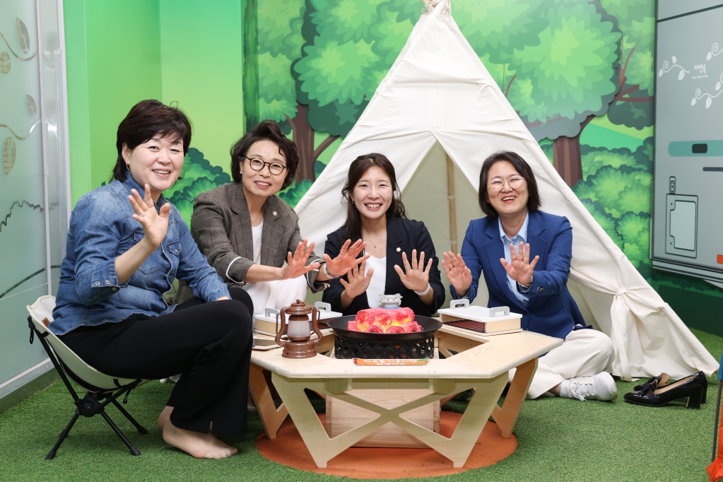 과천시의회육아연구모임의회방문_(11).JPG 이미지