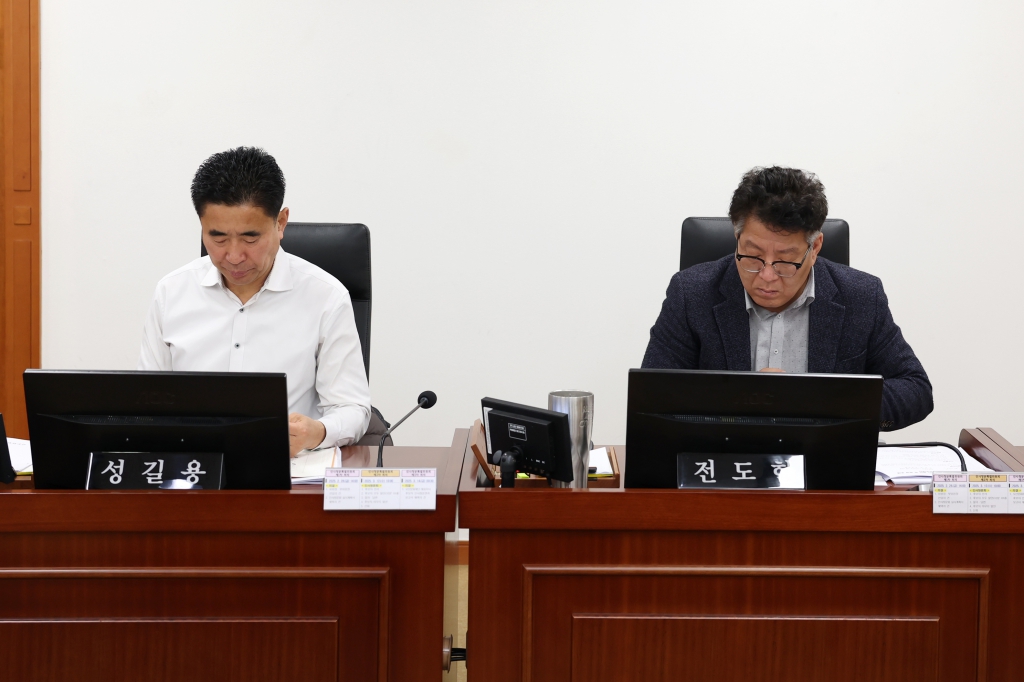 제292회임시회조례심사특별위원회_(4).JPG 이미지