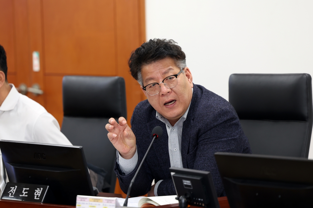 제292회임시회조례심사특별위원회_(6).JPG 이미지