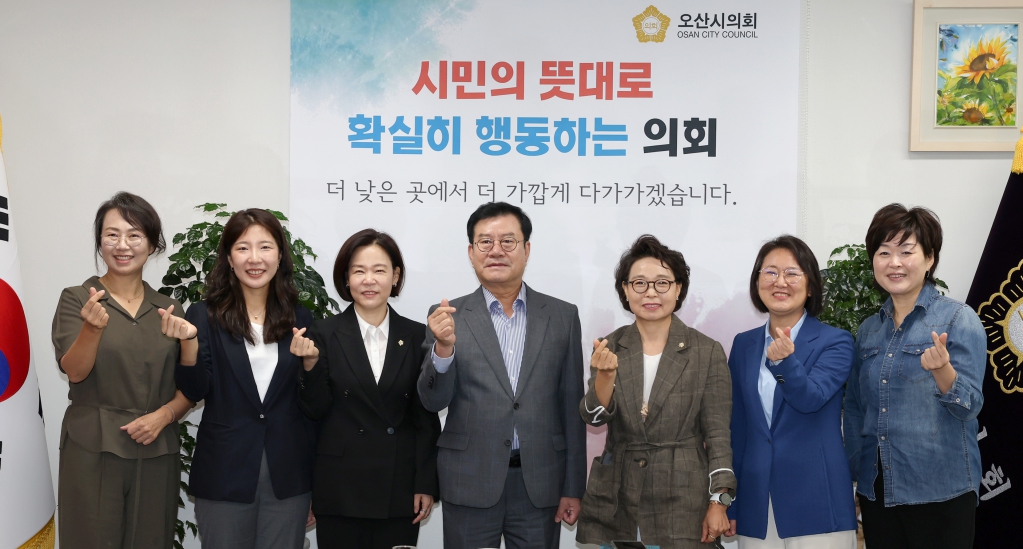 과천시의회육아연구모임의회방문_(6).JPG 이미지