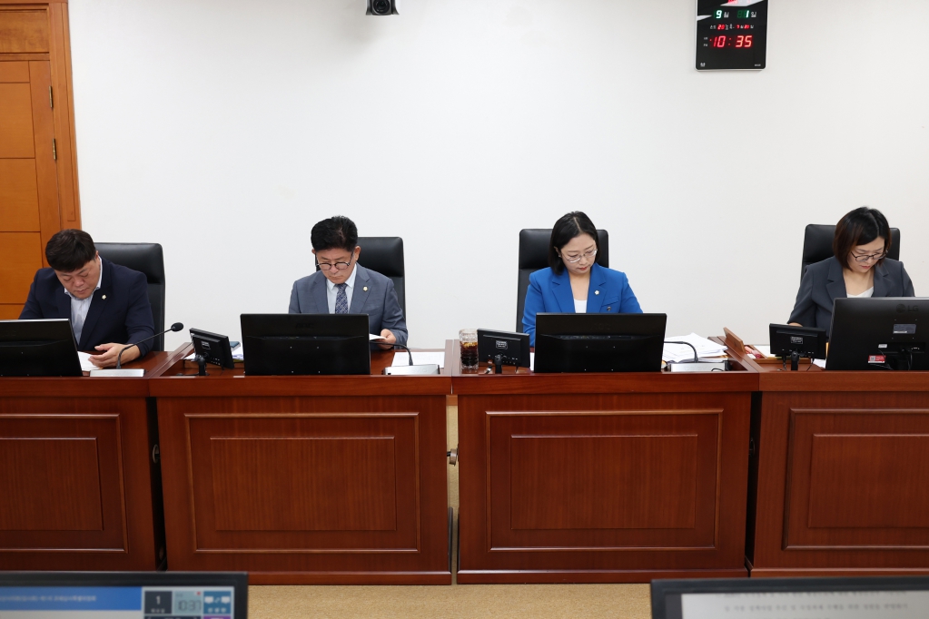 제306회오산시의회(임시회)조례심사특별위원회_(5).JPG 이미지