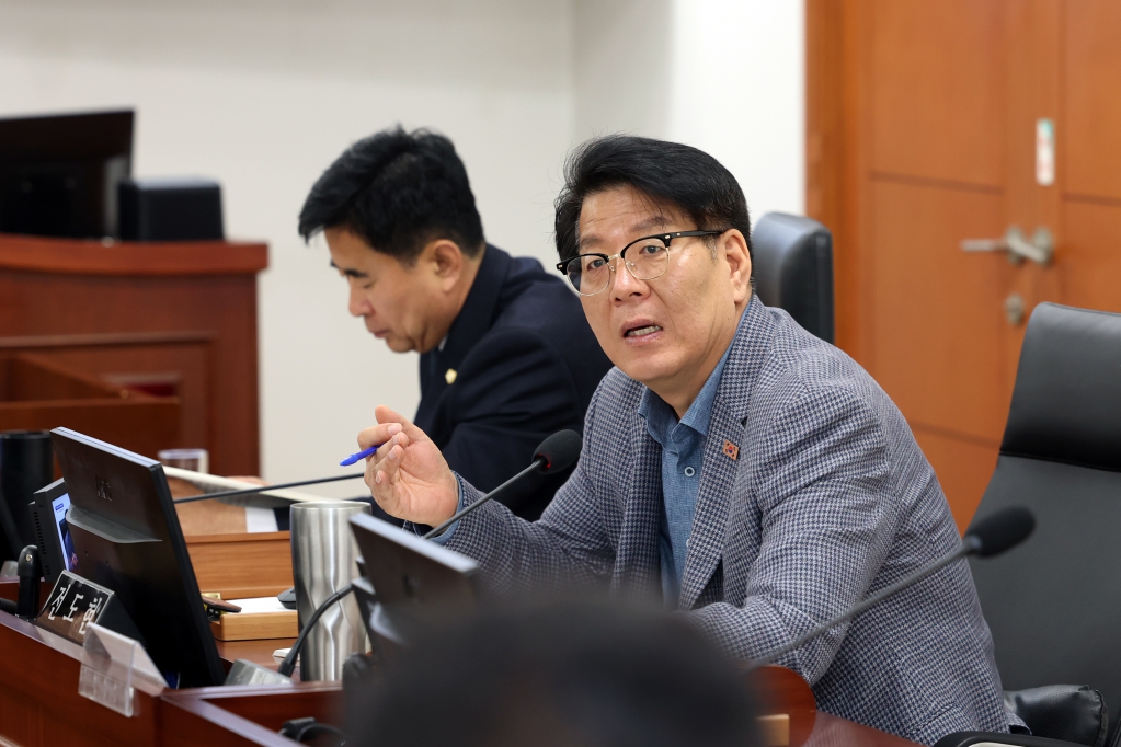 제301회오산시의회(임시회)조례심사특별위원회_(5).JPG 이미지
